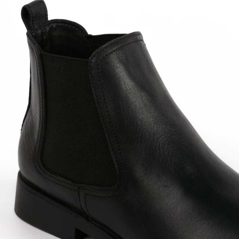 Chelsea - BLACK Leather Ankle Boots